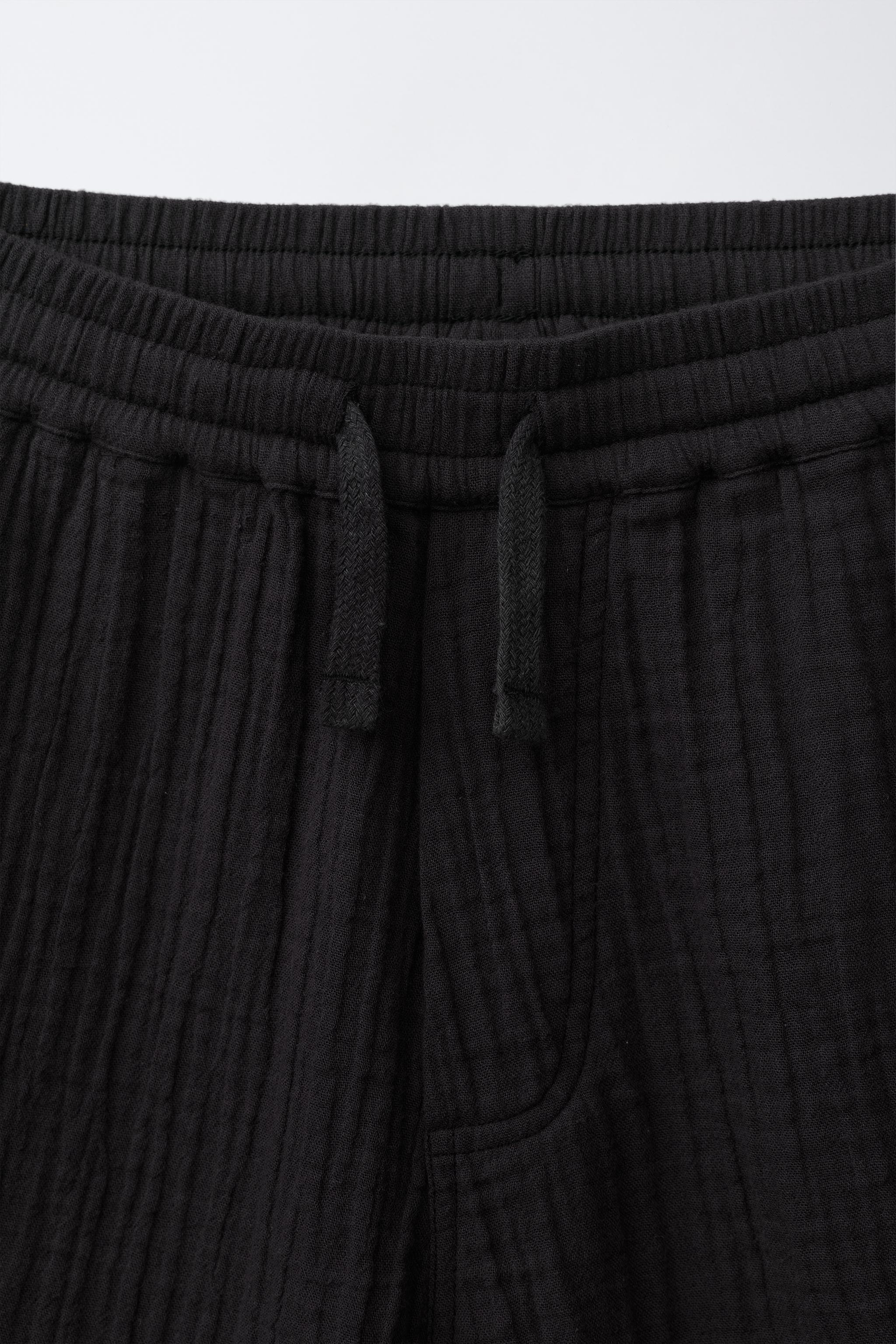 TEXTURED SHORTS